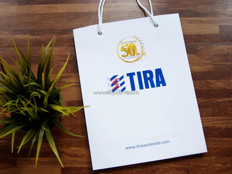 Produksi Paper Bag Perusahaan - PT Tira Austenite Tbk