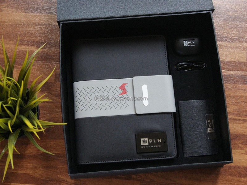 Souvenir Gift Set PLN - PT UP3