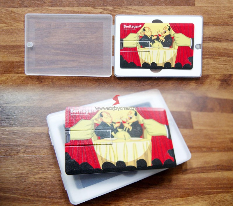Hasil Cetakan USB Kartu Beserta Tampilan Packaging Kotak Mika