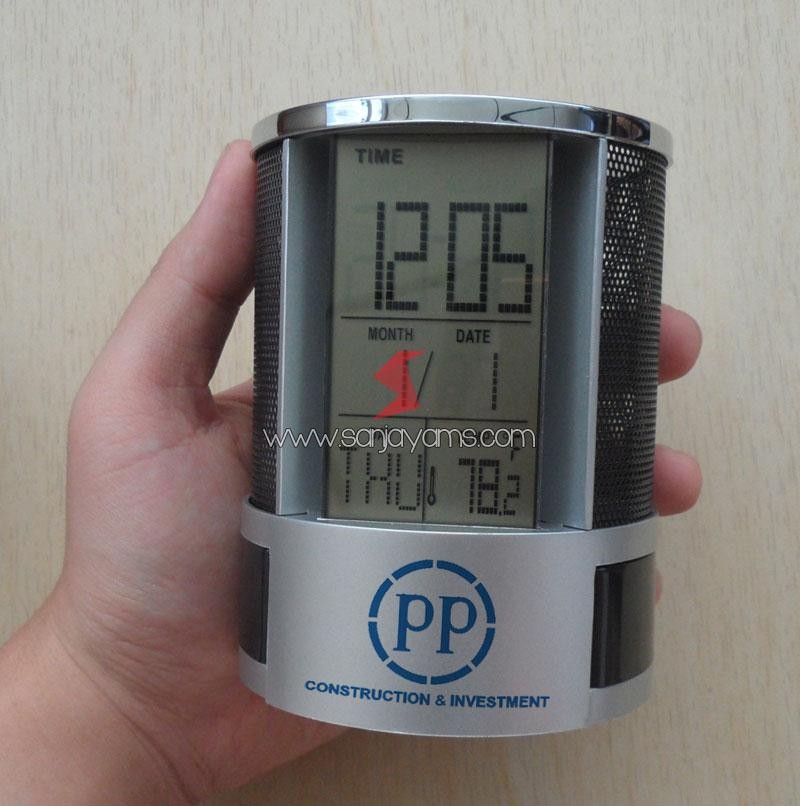 Multifunctional Penholder