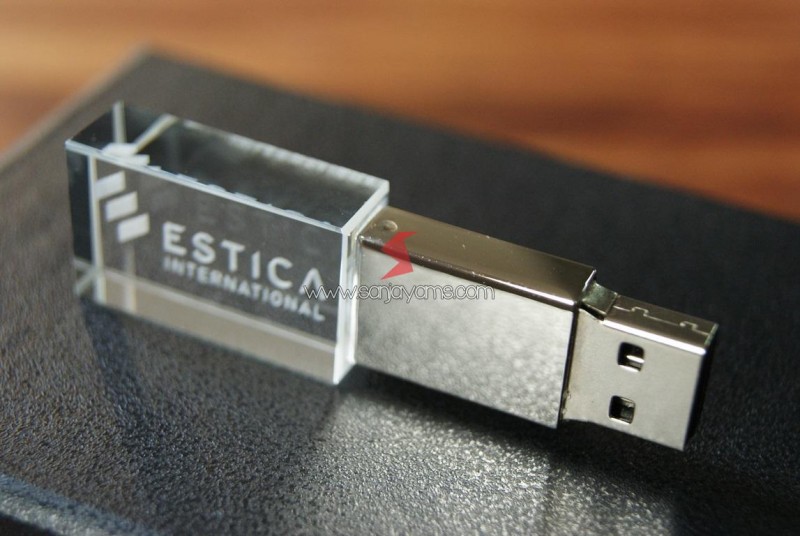 USB Crystal Estica